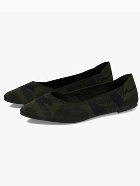 MIA Kerri Pointed Toe Knit Flats in Camo - Women (6)